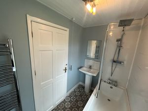 Photo 30- click for photo gallery